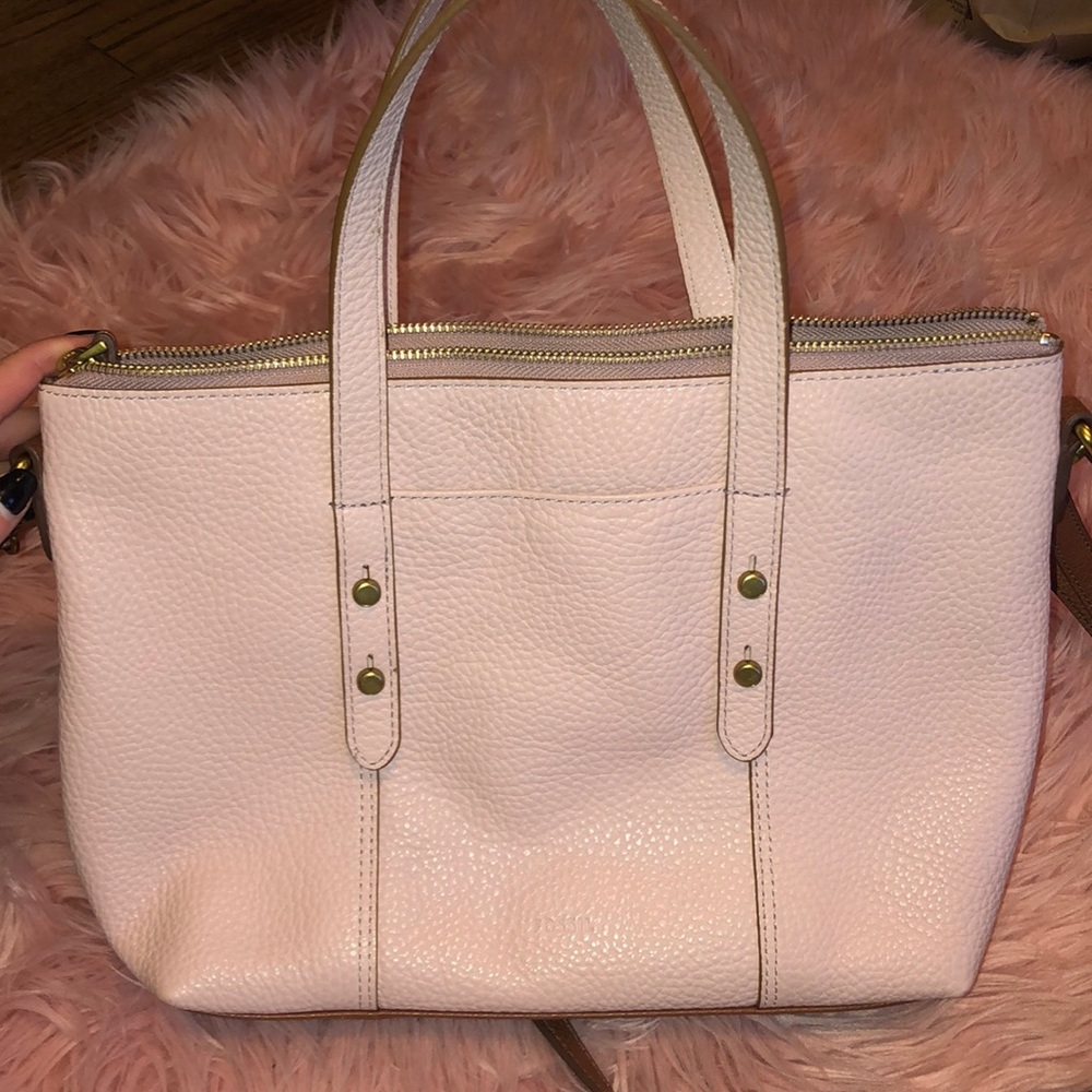 Fossil purse with removable cross body strap